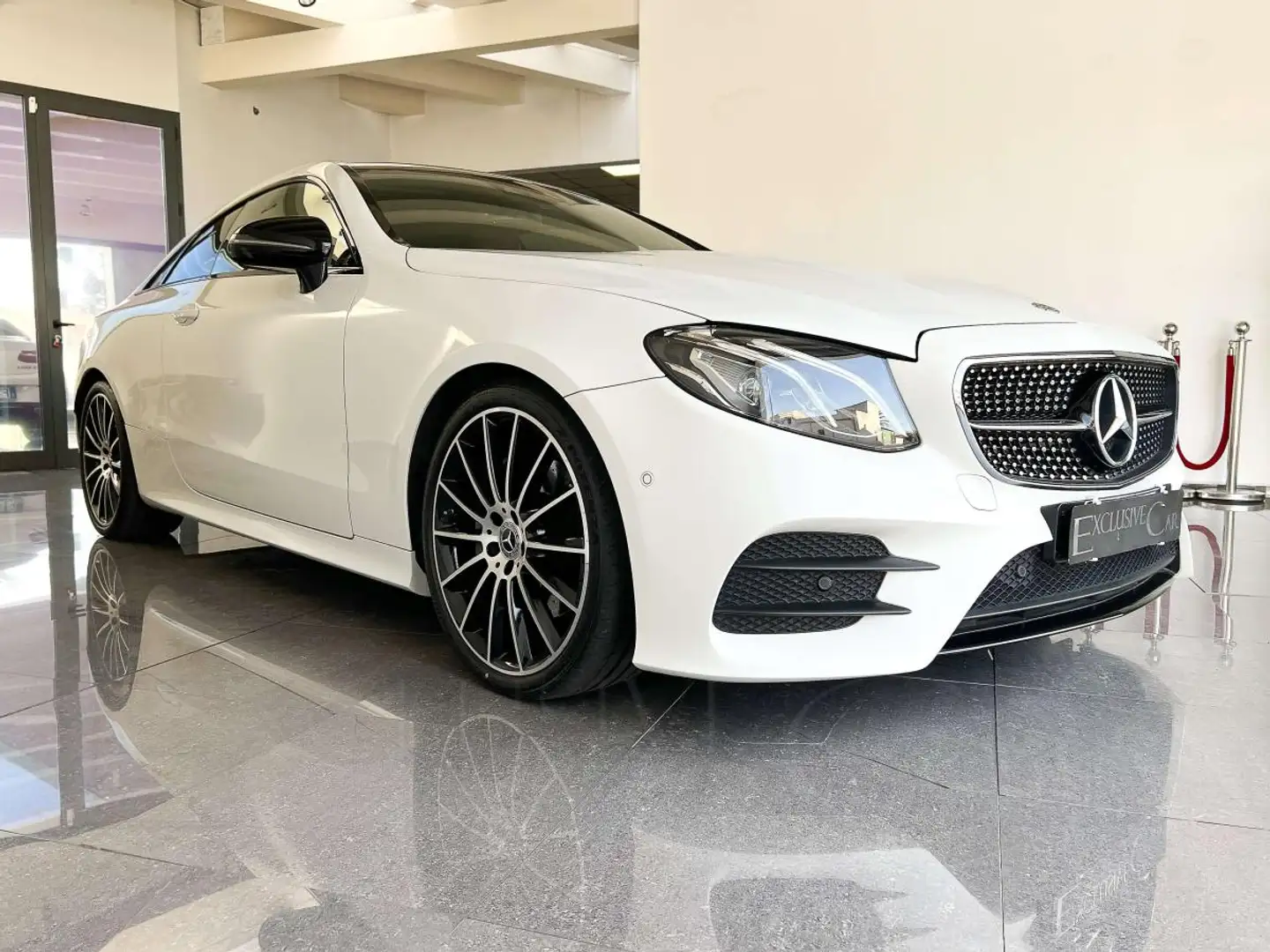 Mercedes-Benz E 200 Coupe 300 d Premium auto bijela - 1