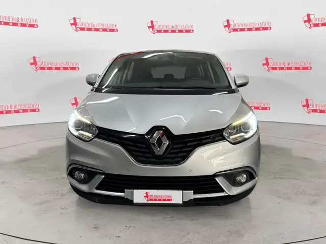 Renault Scenic view 6