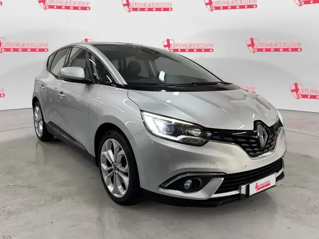 Renault Scenic view 5