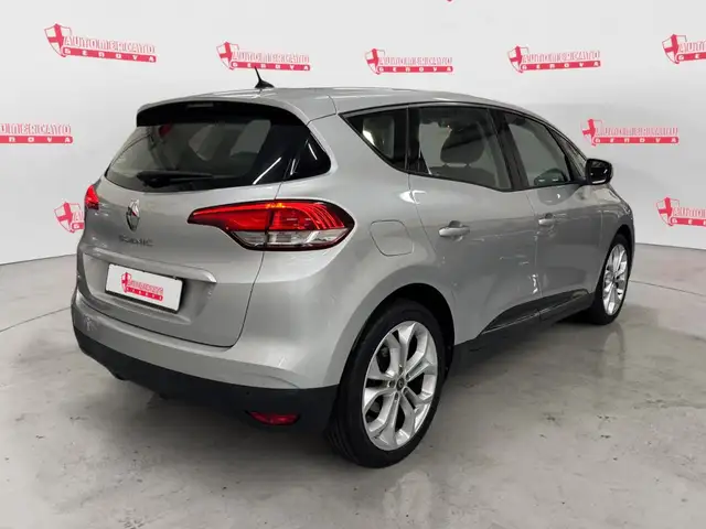 Renault Scenic view 4