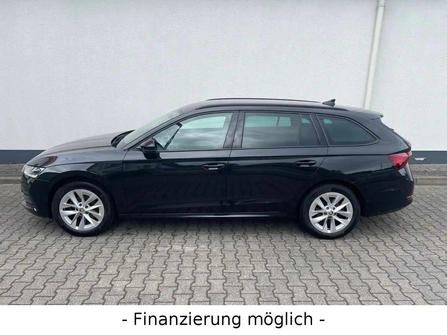 Skoda Octavia 1.5 TSI Combi Style/NAVI/AHK schwenkbar Schwarz - 2