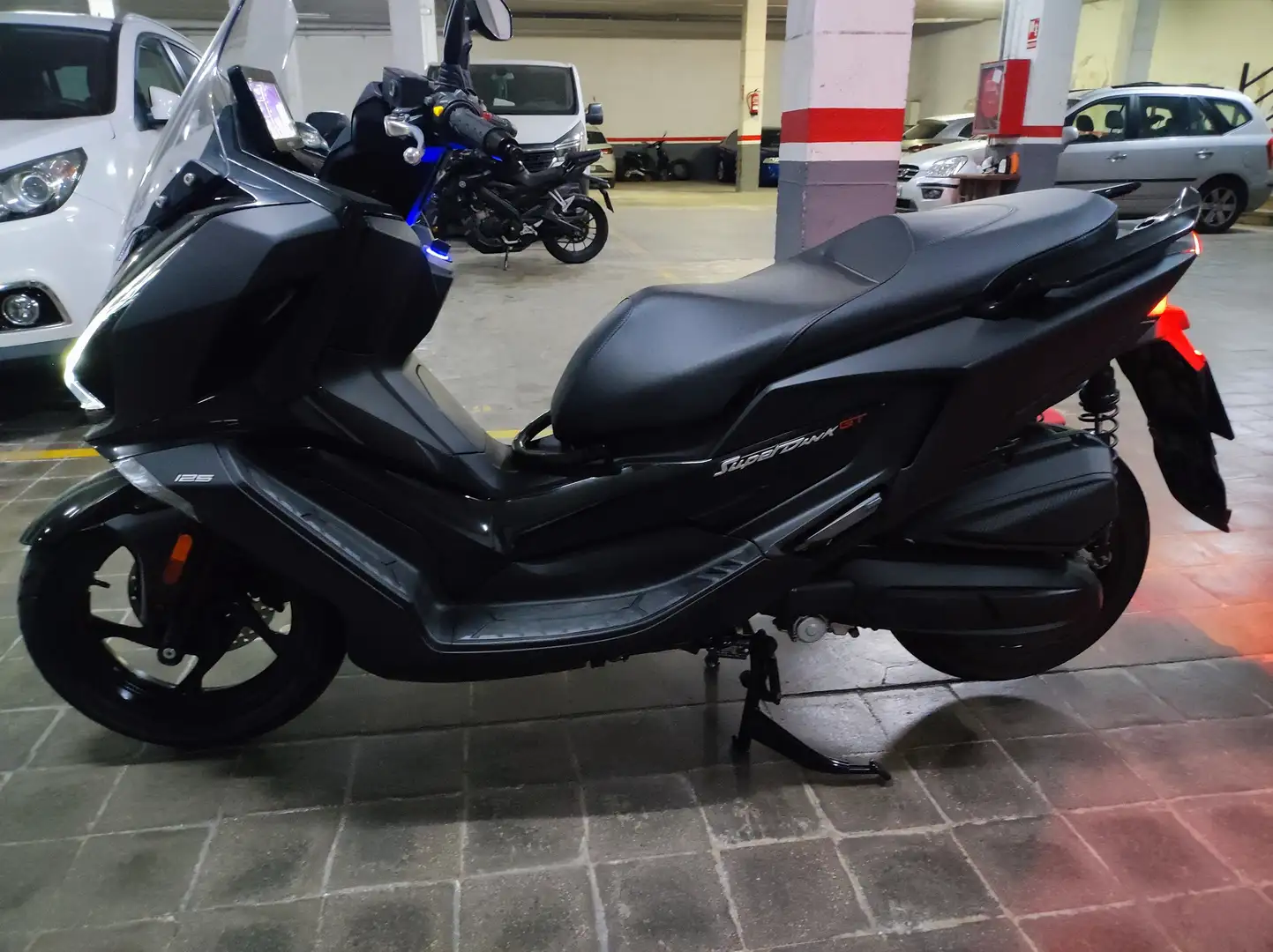 Kymco Super Dink 125 Gt Negro - 1