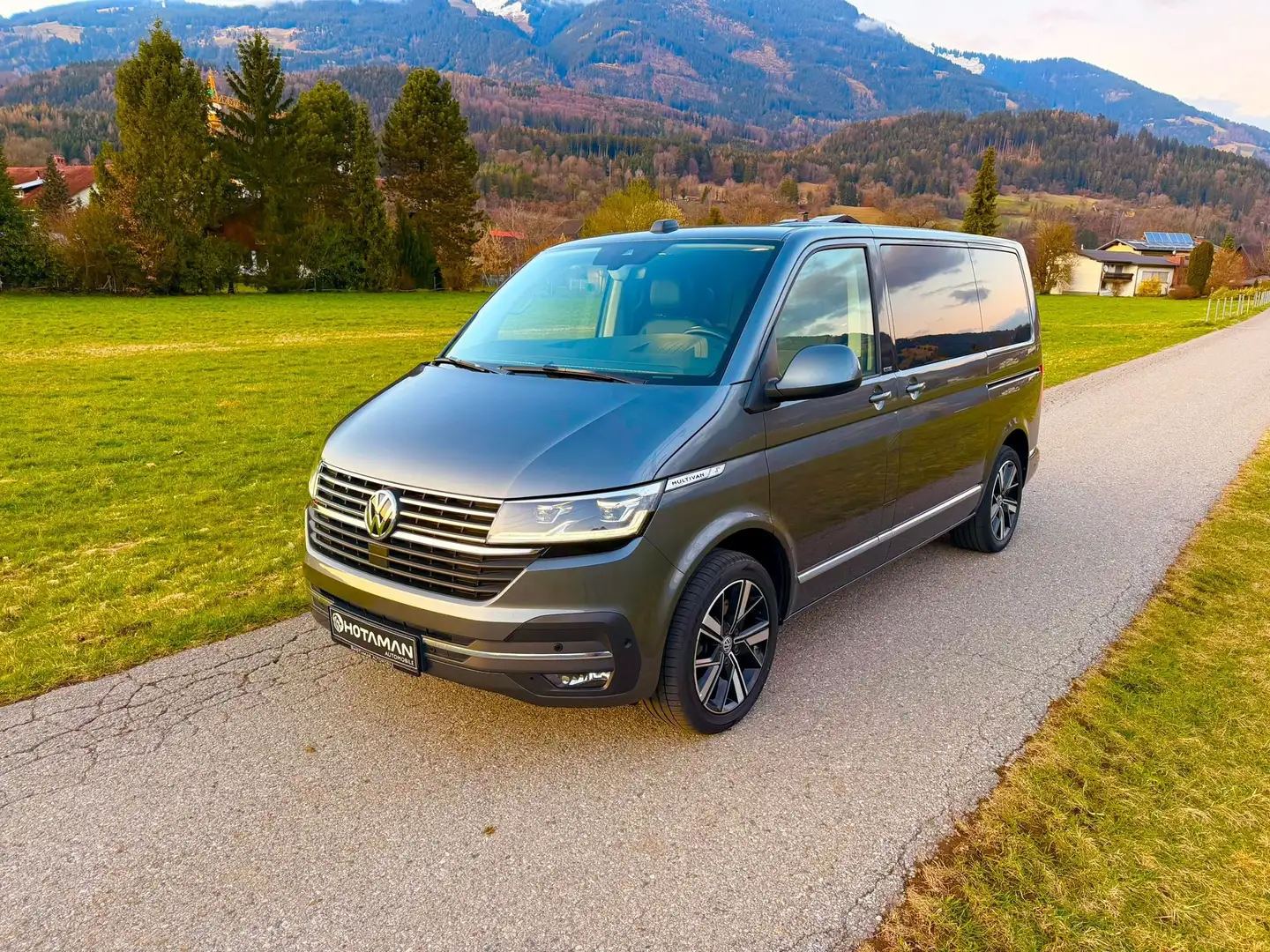 Volkswagen T6.1 Multivan Cruise 2.0 TDI 4Motion AHK 2x Schiebetüre Stand Grau - 1