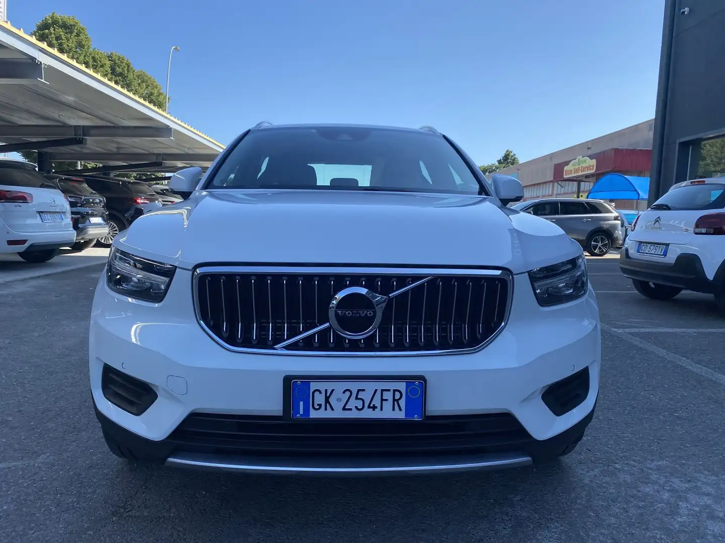 Volvo XC40 T4 Recharge Plug-in Hybrid Inscription Expression Bianco - 2