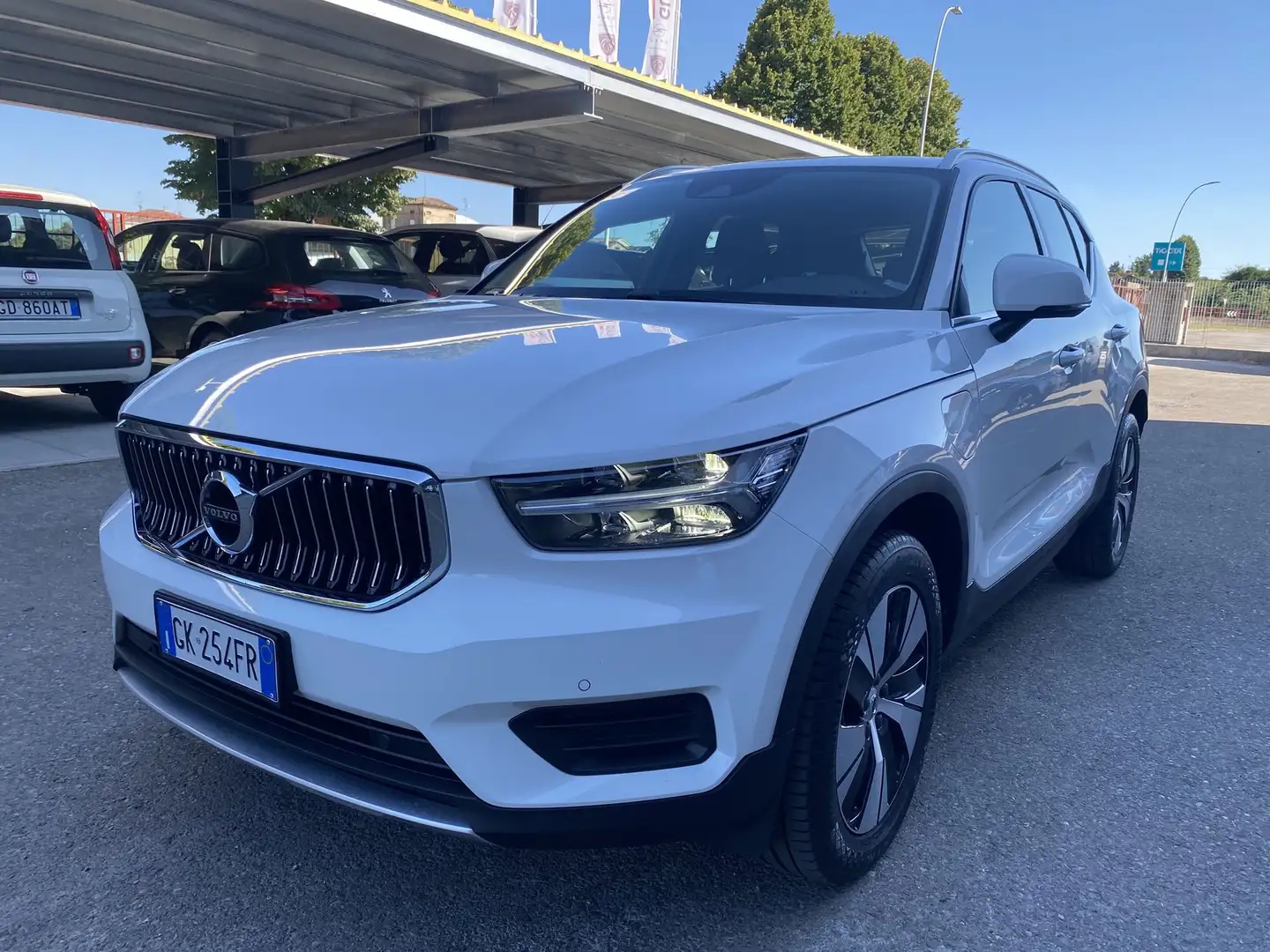 Volvo XC40 T4 Recharge Plug-in Hybrid Inscription Expression Bianco - 1