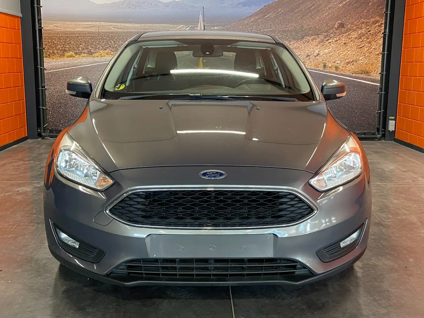 Ford Focus 1.5 TDCi Business Edition Brun - 2