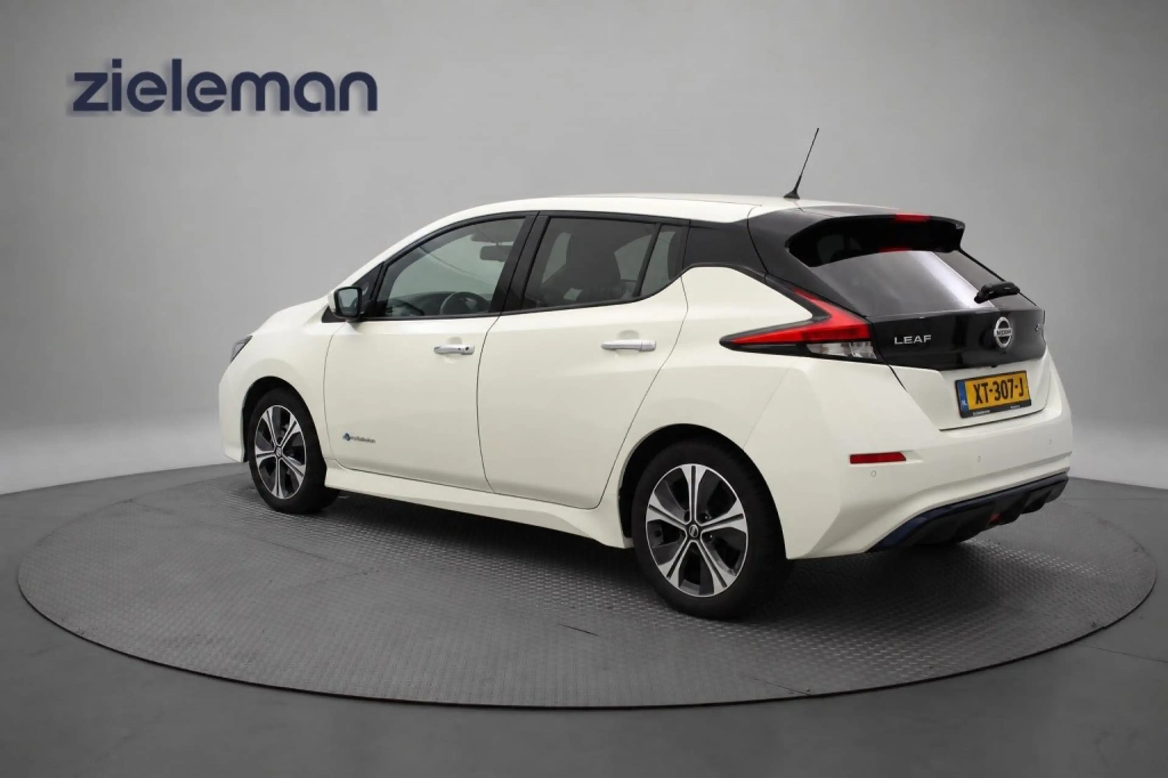 Nissan Leaf Tekna 40 kWh - Carplay, Camera, Adapt. Cruise, Hal — photo 4
