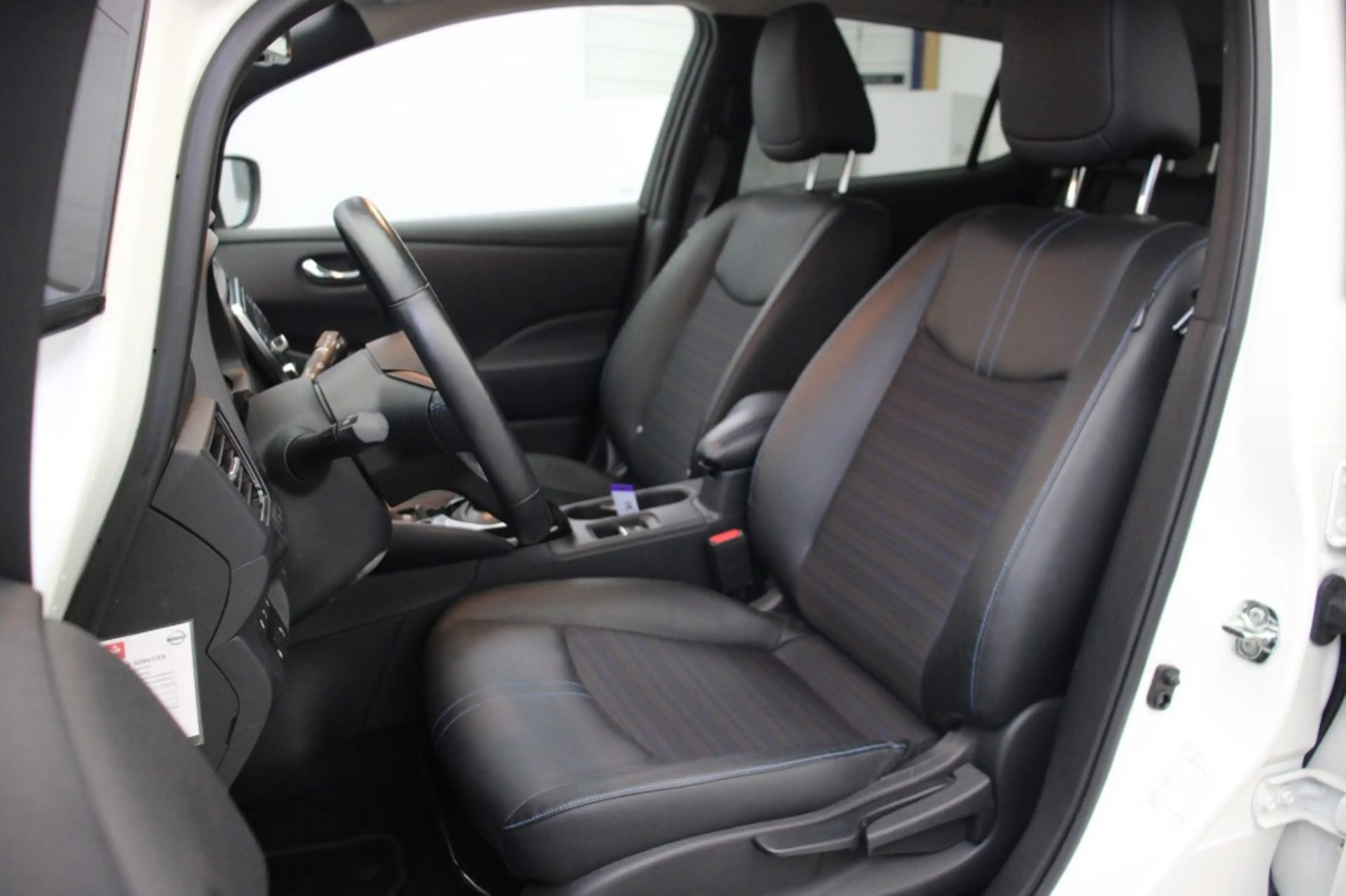 Nissan Leaf Tekna 40 kWh - Carplay, Camera, Adapt. Cruise, Hal — photo 11