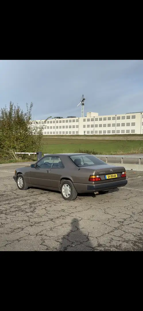 Mercedes-Benz CE 300 Beige - 1