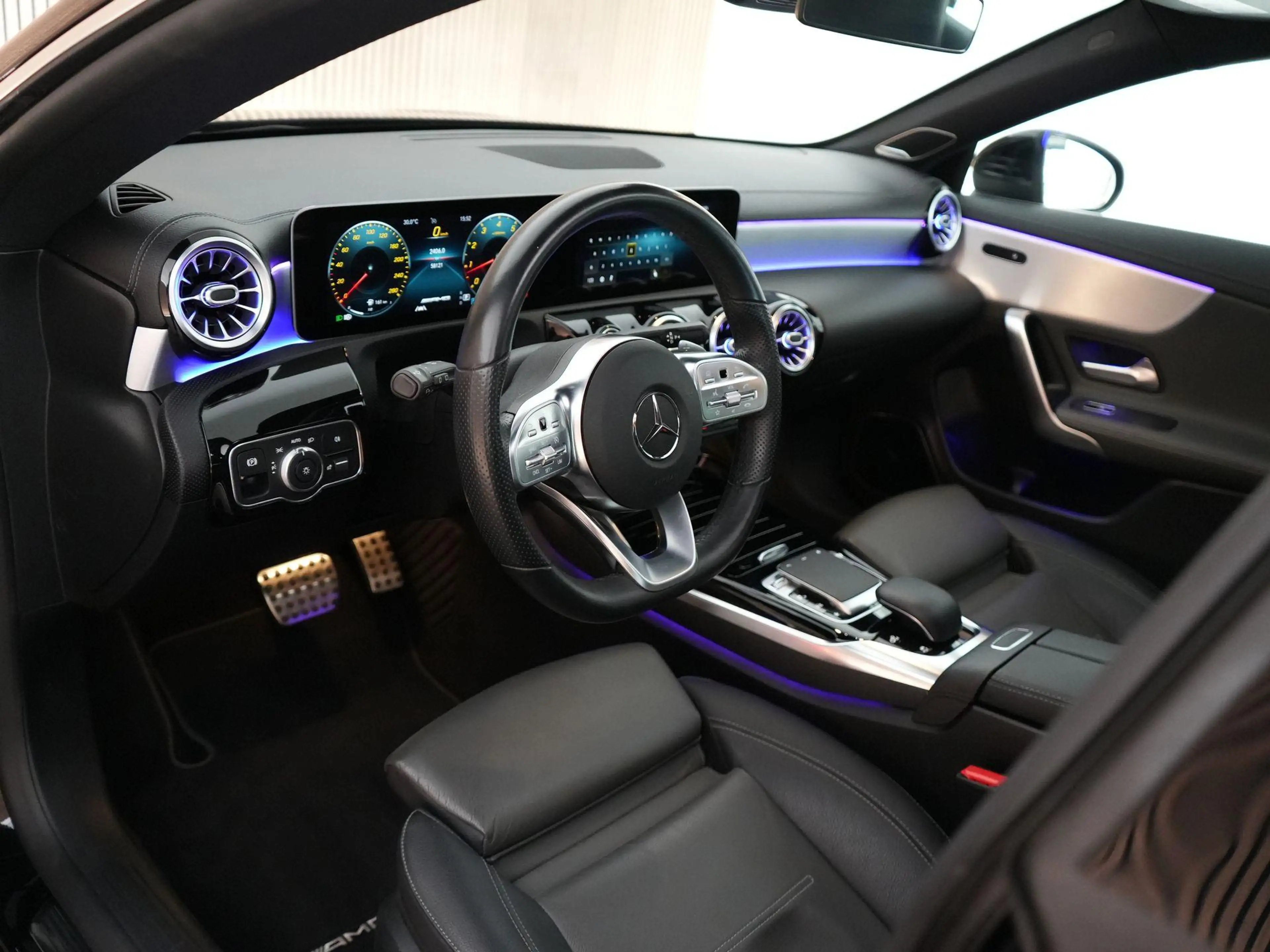 Mercedes-Benz CLA 35 AMG Shooting Brake 306pk 4MATIC Premium Plus |panorama — photo 9