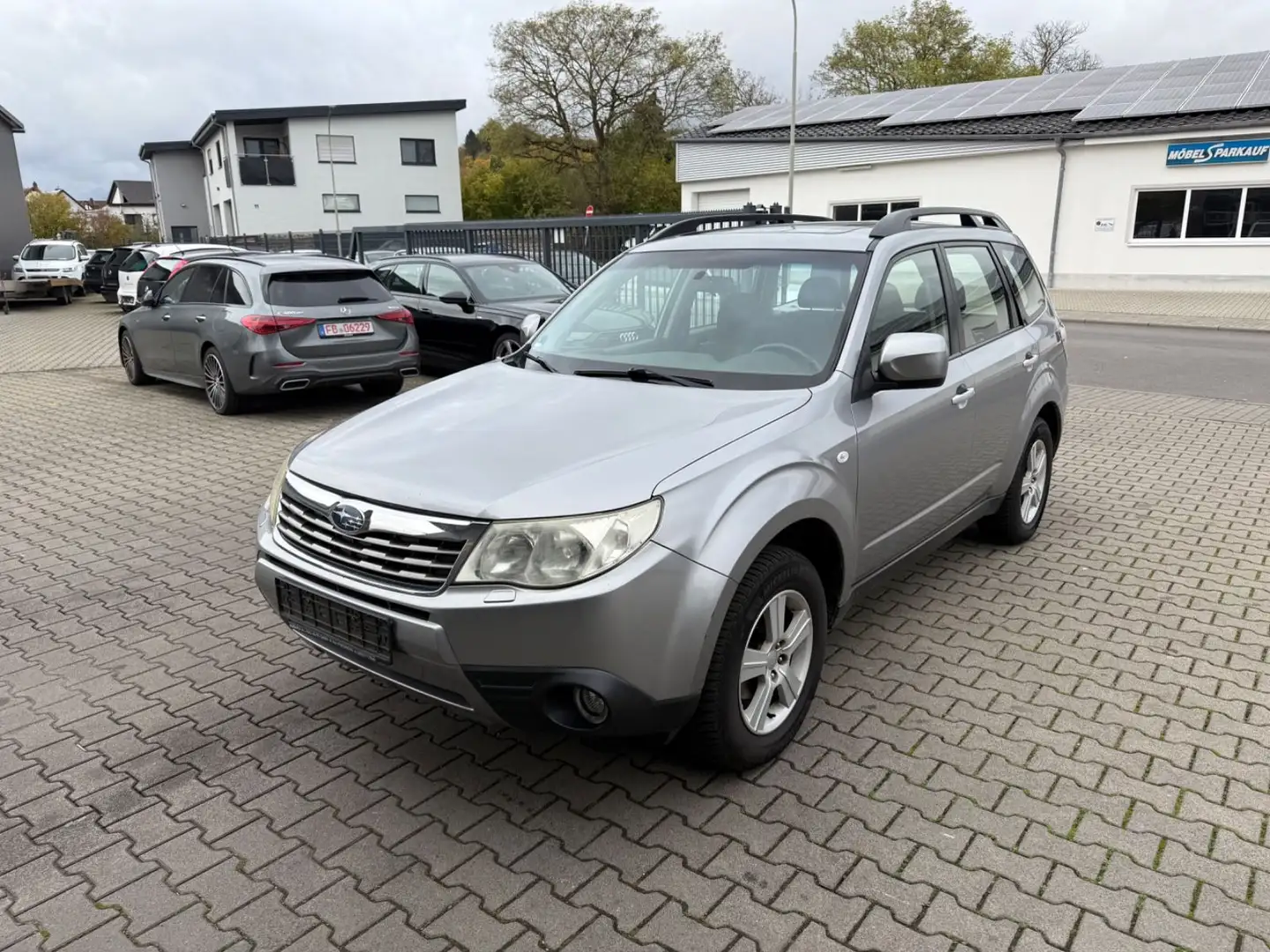 Subaru Forester Comfort 4x4 LPG *SCHIEBE-D*SITZHZ*AHK* Silber - 1