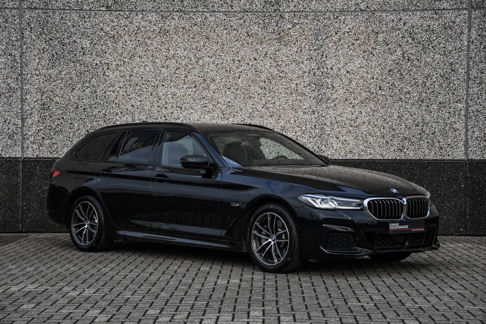 BMW 530 5-serie Touring 530e xDrive Executive Noir - 1