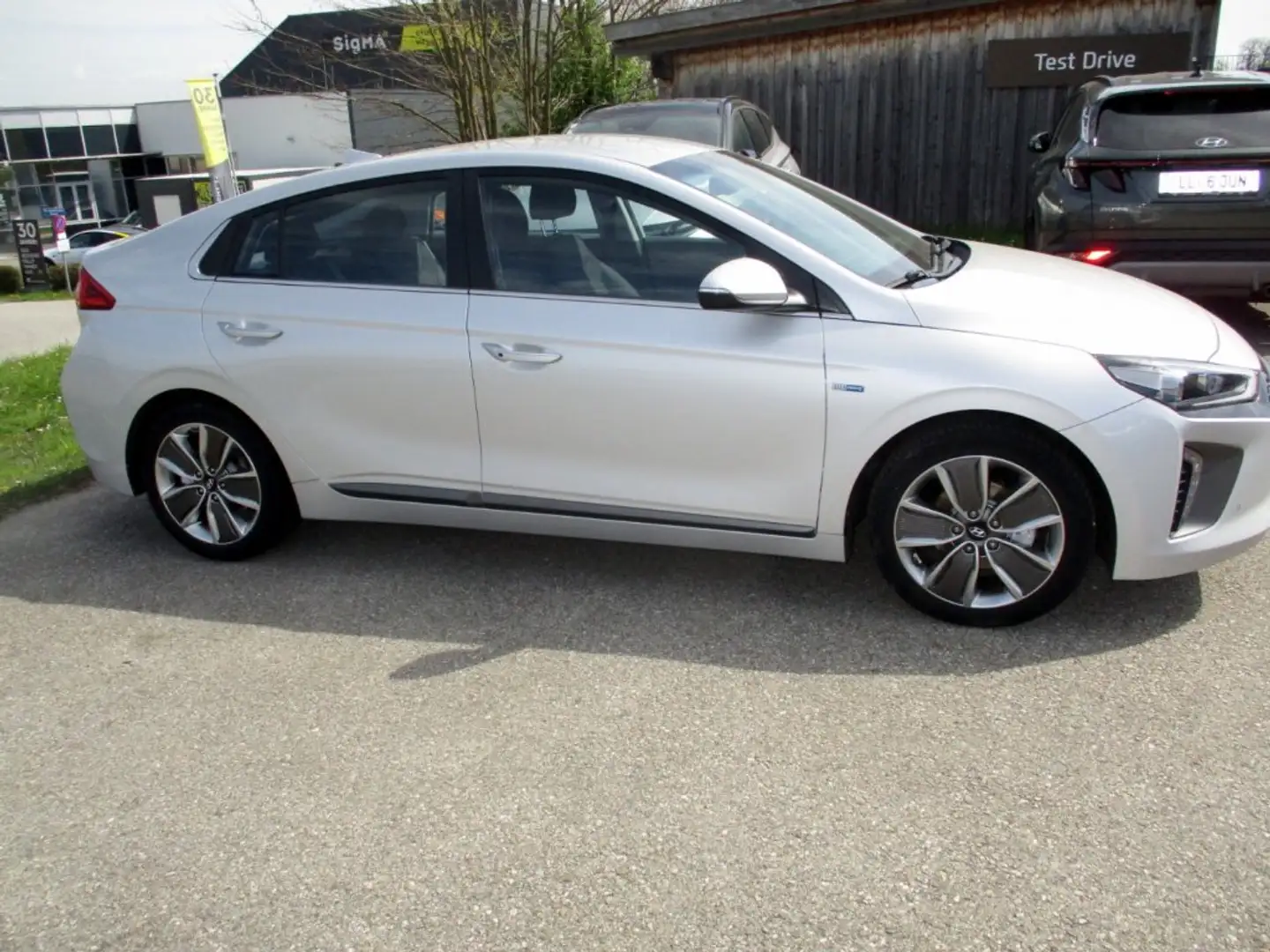 Hyundai IONIQ Hybrid Style 1,6 GDi HEV 601k-P1/5/6-O1/3 Zilver - 2