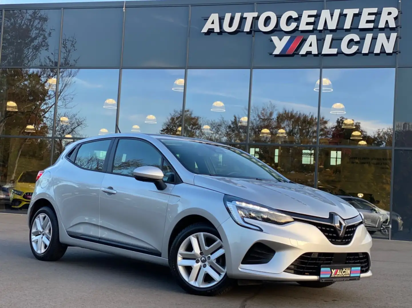 Renault Clio TCe 90 ZEN Edition 1.HA/NAVI/SHZ/KLIMA Grau - 1