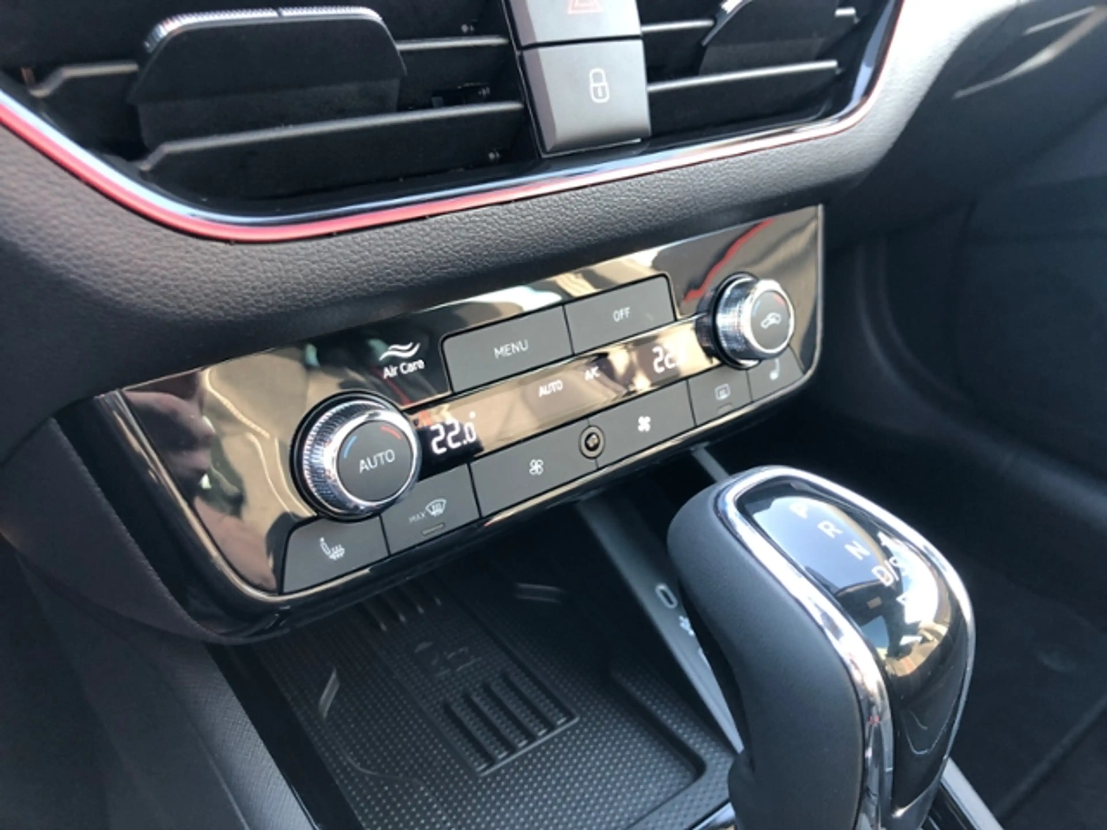Skoda Scala Monte Carlo TSI DSG Matrix SHZ SmartLink — photo 15