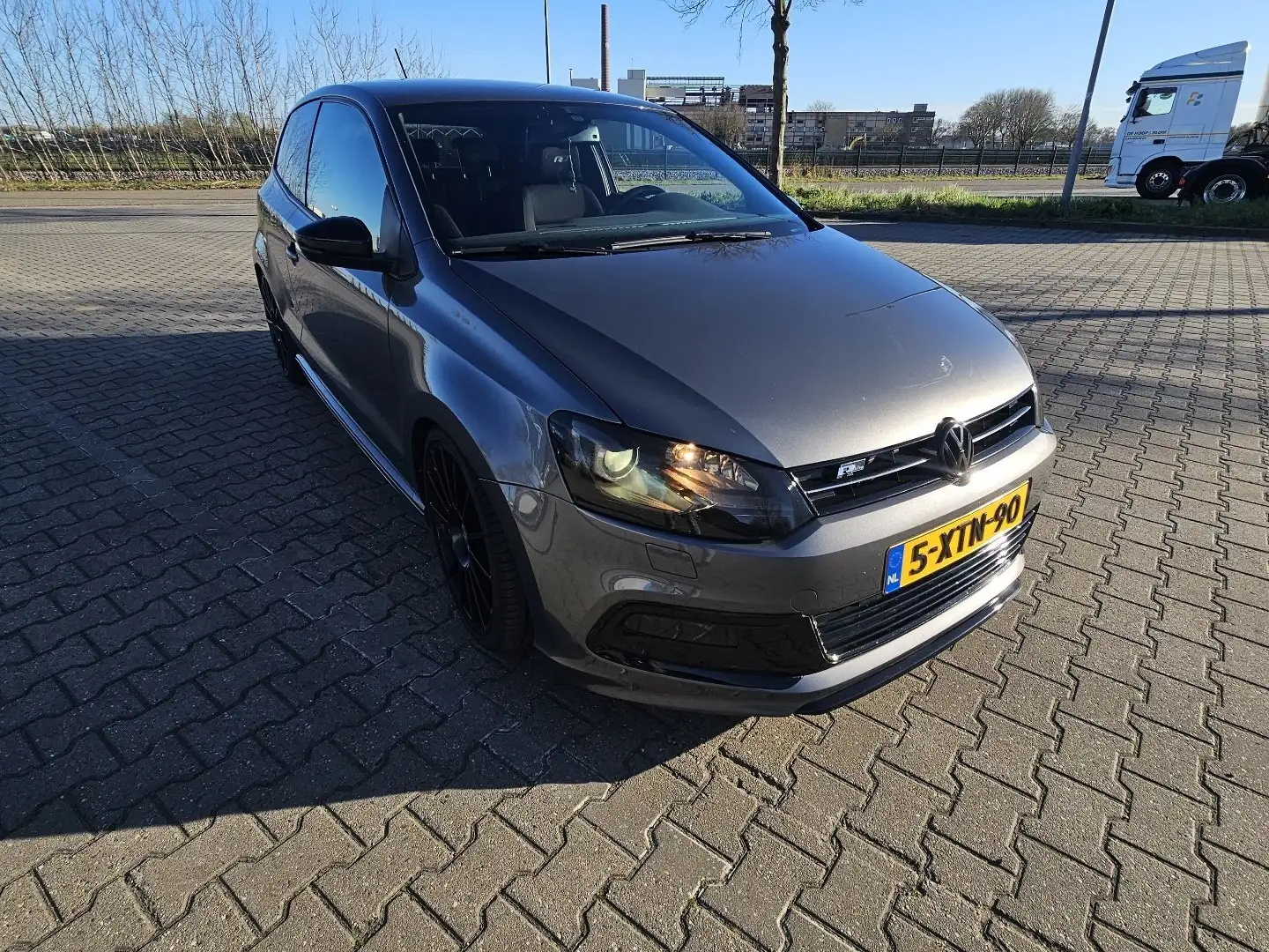 Volkswagen Polo 1.6 TDI BlueM Highl. Grijs - 1