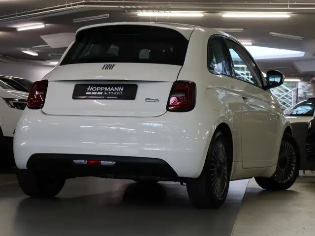 Fiat 500e view 2