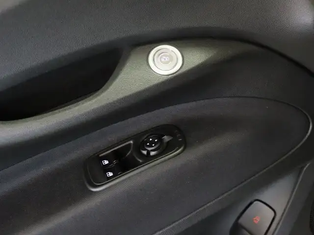 Fiat 500e view 13