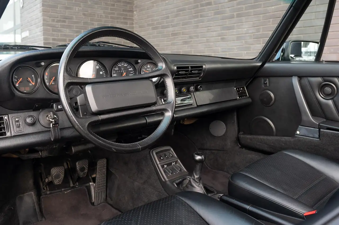 Porsche 964 Cabrio 3.6 Carrera 4, foto 7