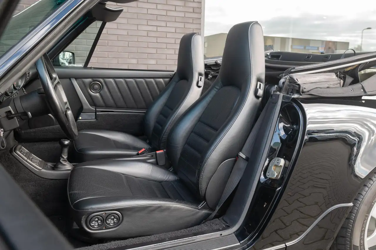 Porsche 964 Cabrio 3.6 Carrera 4, foto 9