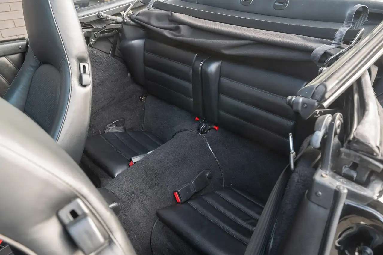 Porsche 964 Cabrio 3.6 Carrera 4, foto 11