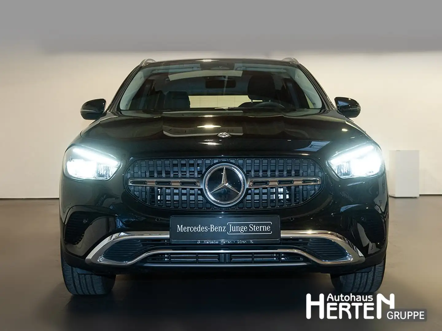Mercedes-Benz GLA 250 e+LED+KEYLESS+R-KAMERA+AMBIENTE+WINTER-P Schwarz - 2