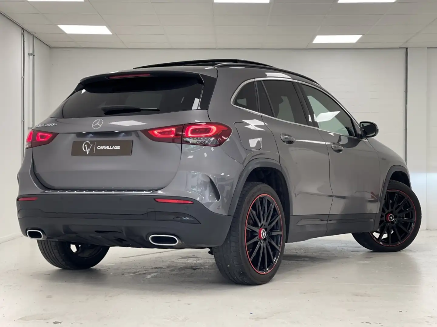 Mercedes-Benz GLA 250 e AMG Edition | Pano | Leer | Trekhaak | Sfeerverl Grijs - 2