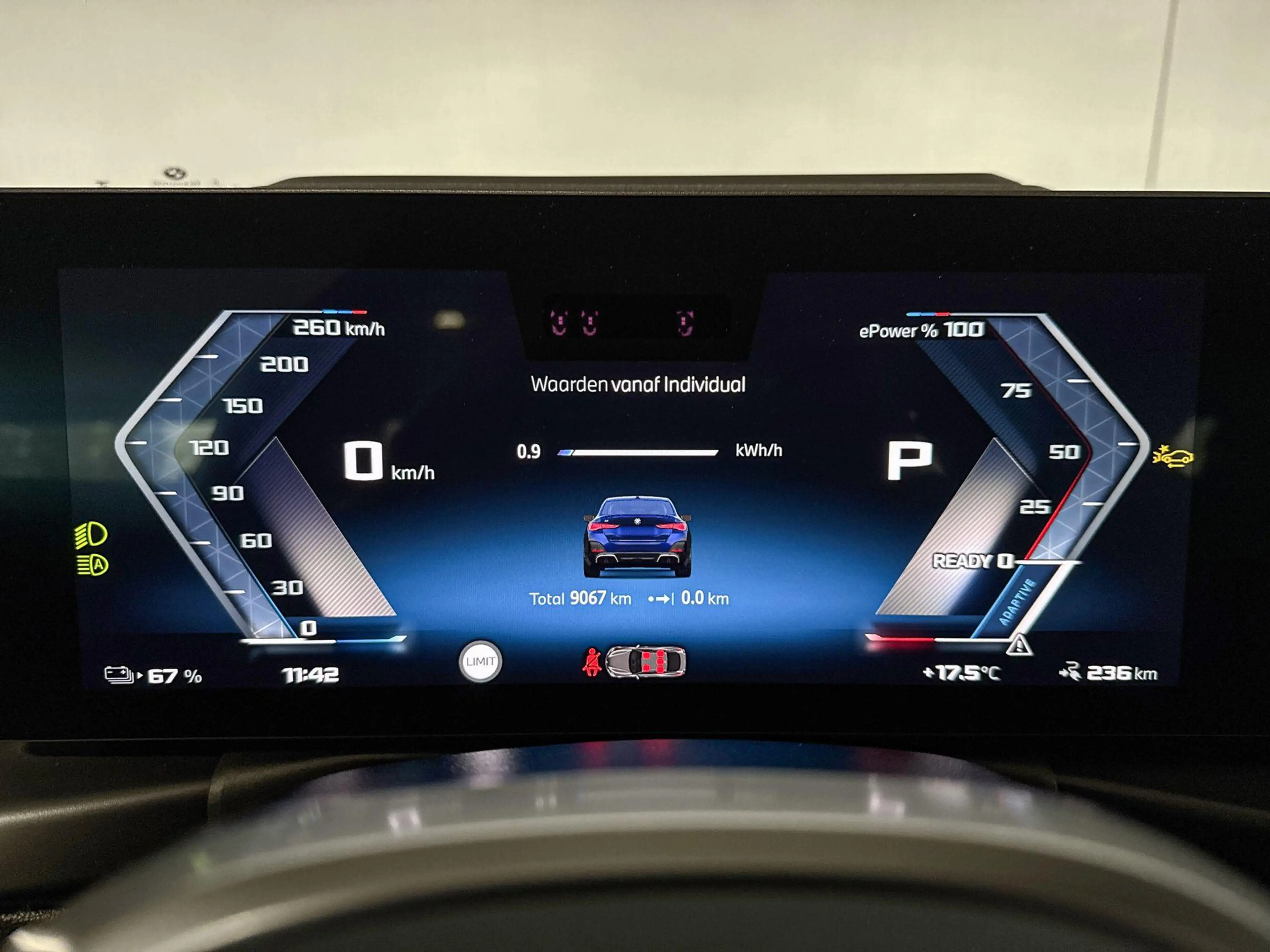 BMW i4 M60 84 kWh — photo 13