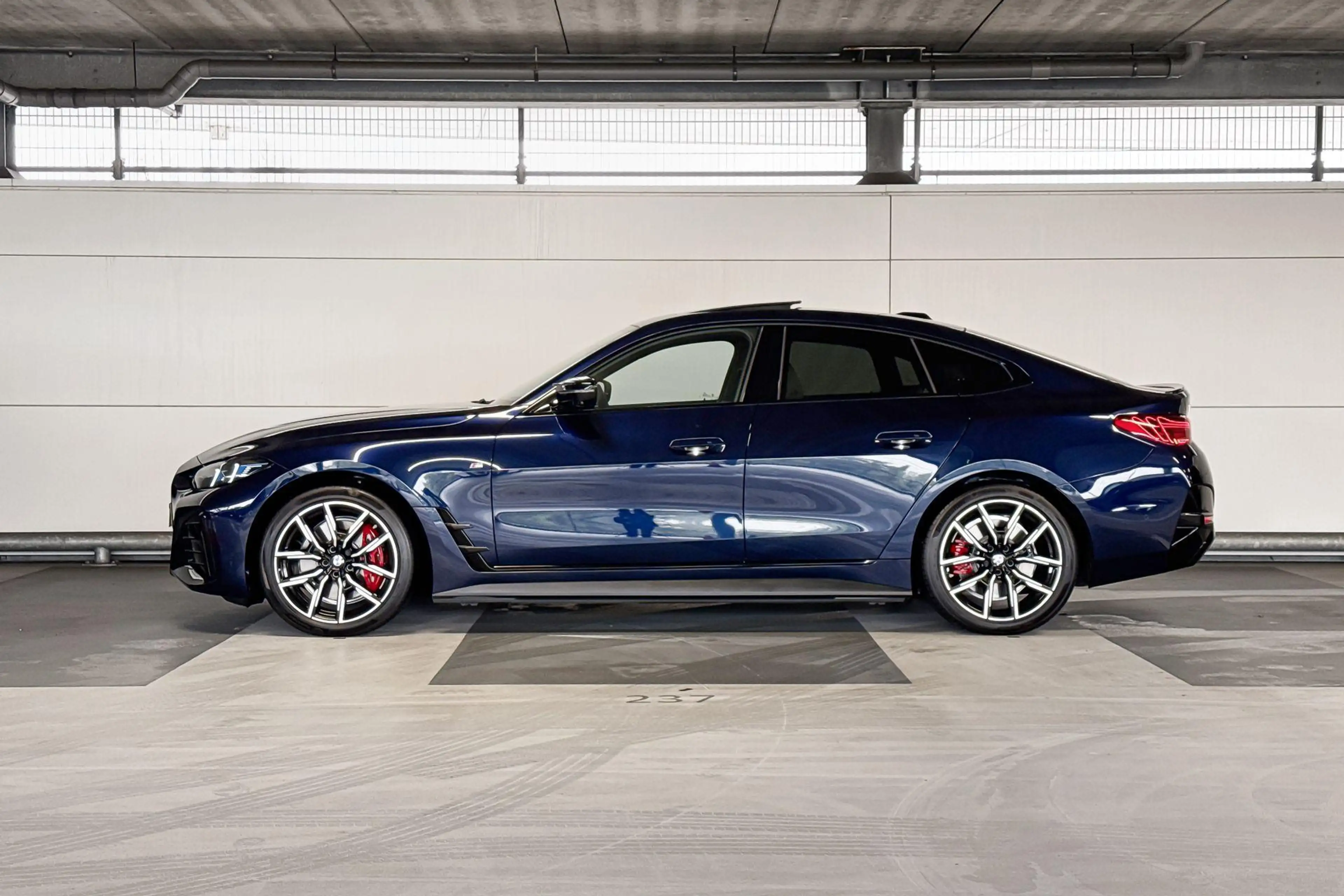 BMW i4 M60 84 kWh — photo 2