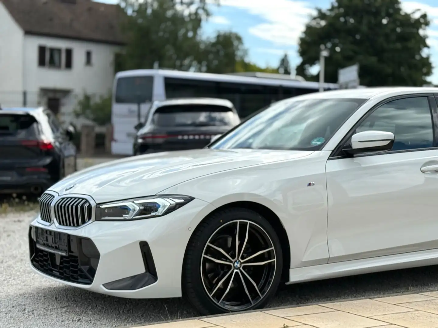 BMW 320 d xDrive M Sport HUD Memory 19 Zoll AdLED ACC Weiß - 1