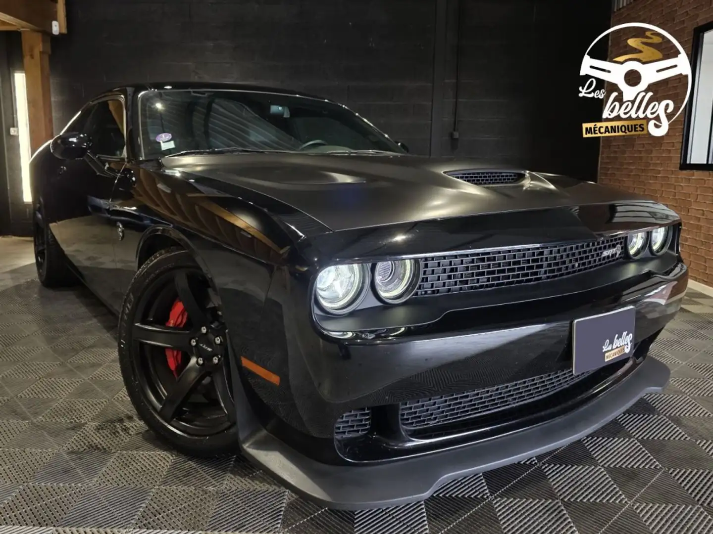 Dodge Challenger SRT HELLCAT 6.2L V8 HEMI SUPERCHARGED 717CV - 1