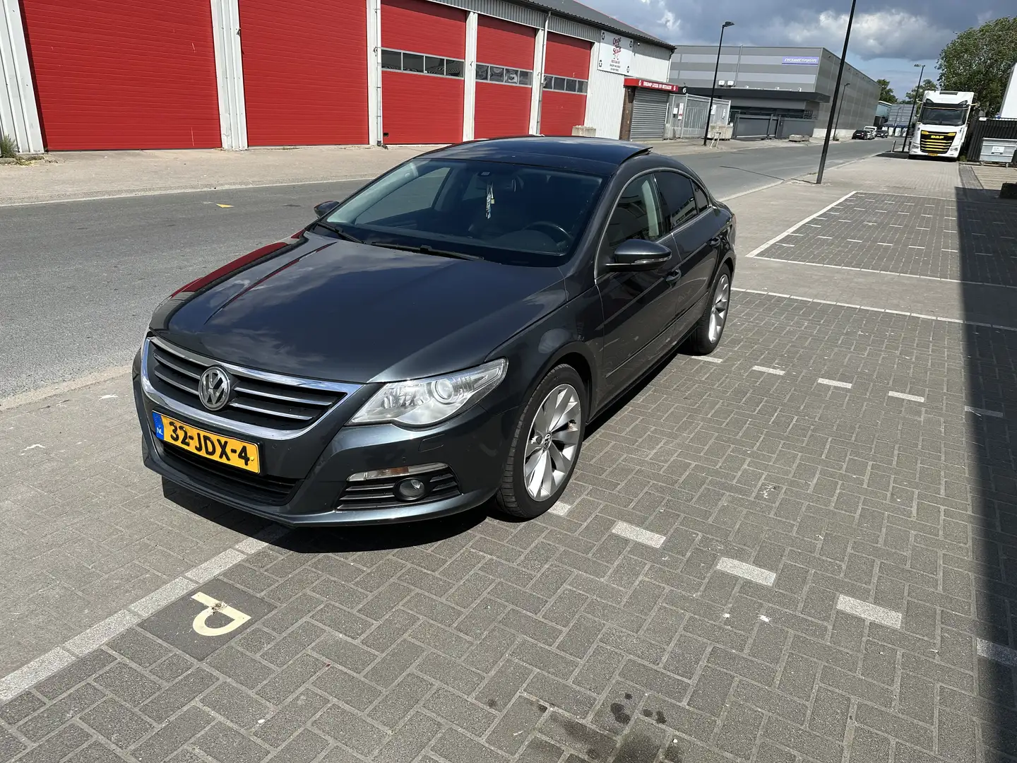 Volkswagen Passat CC 1.8 TSI 4p. Gris - 2