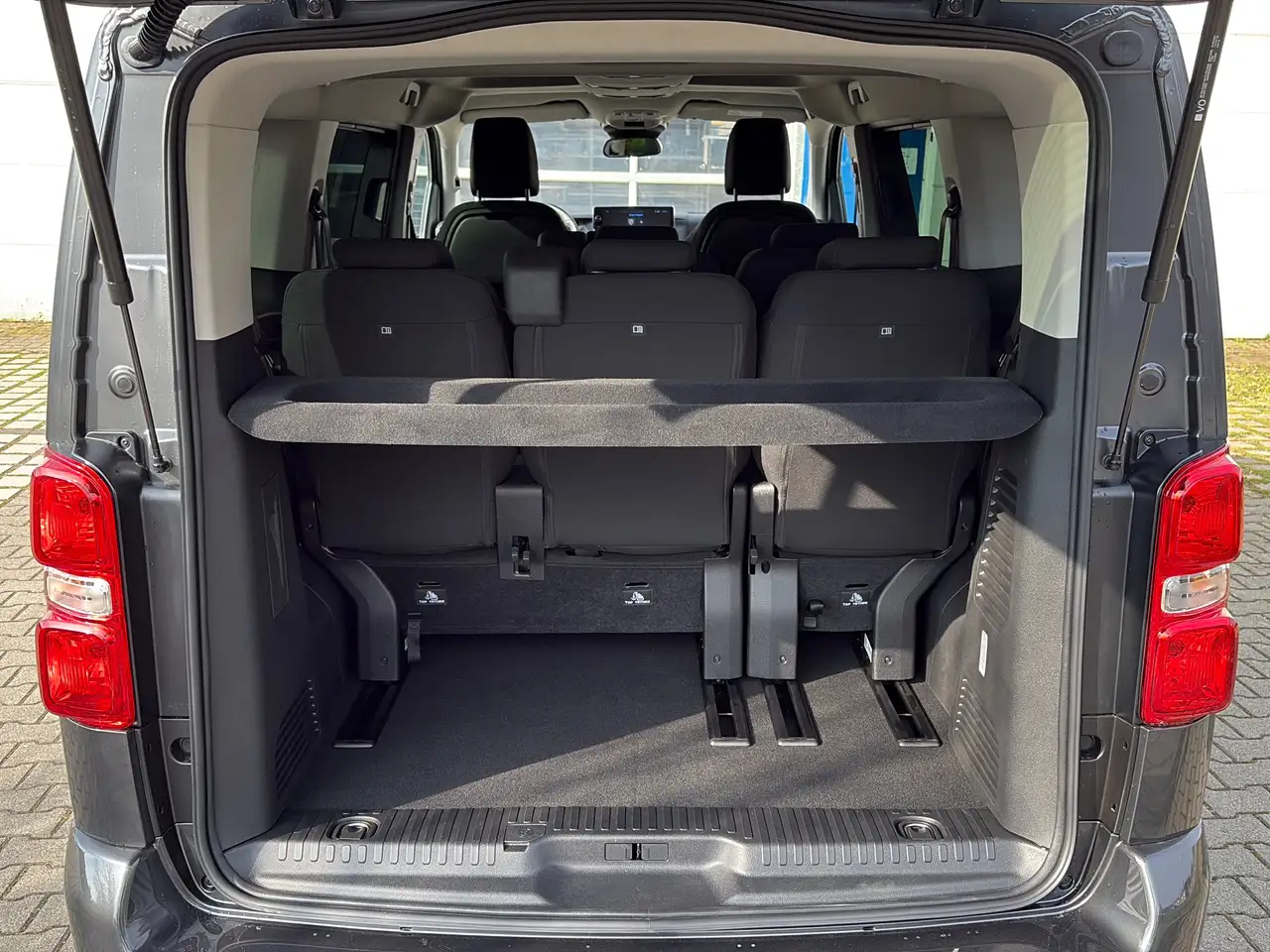 Peugeot Traveller Active L2 7