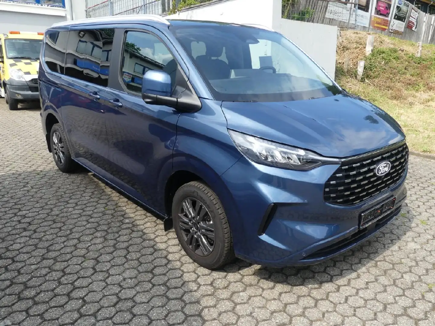 Ford Tourneo Custom Tourneo L1 Titanium*8 Sitzer*ACC*A/C Autm.*Kamera* Blau - 1
