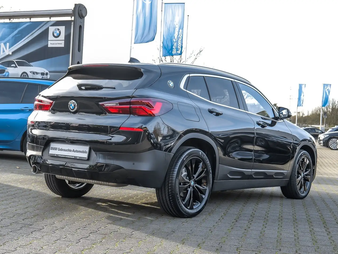BMW X2 sDrive18i Autom. Navi RFK 18'' Komfortz. LED Noir - 2