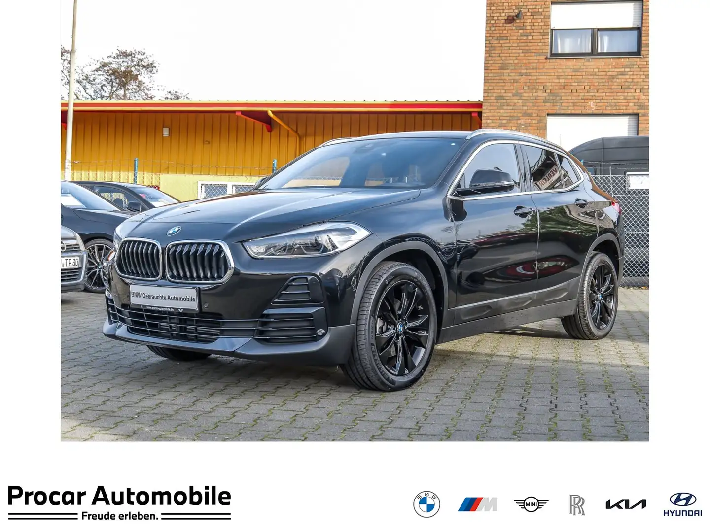 BMW X2 sDrive18i Autom. Navi RFK 18'' Komfortz. LED Zwart - 1