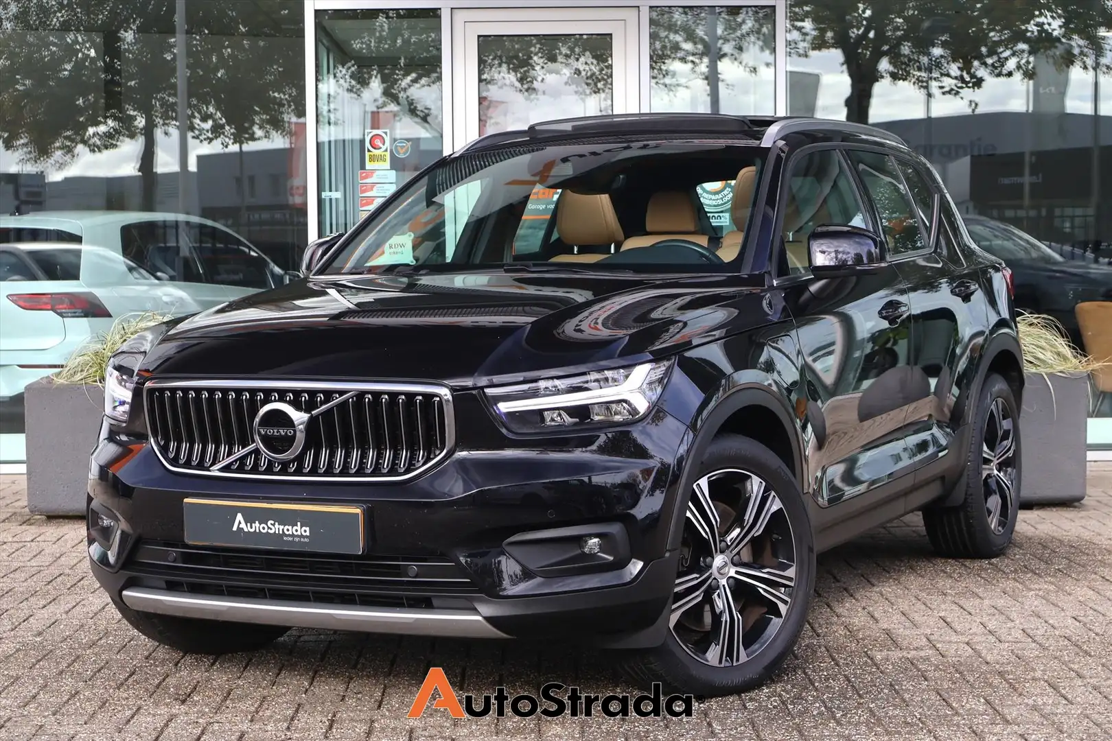 Volvo XC40 T5 Inscription Twin Engine 262pk | Pano | ACC | Cl Noir - 1