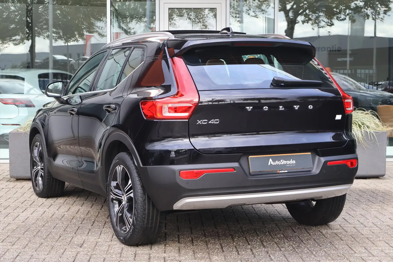 Volvo XC40 T5 Inscription Twin Engine 262pk | Pano | ACC | Cl Noir - 2