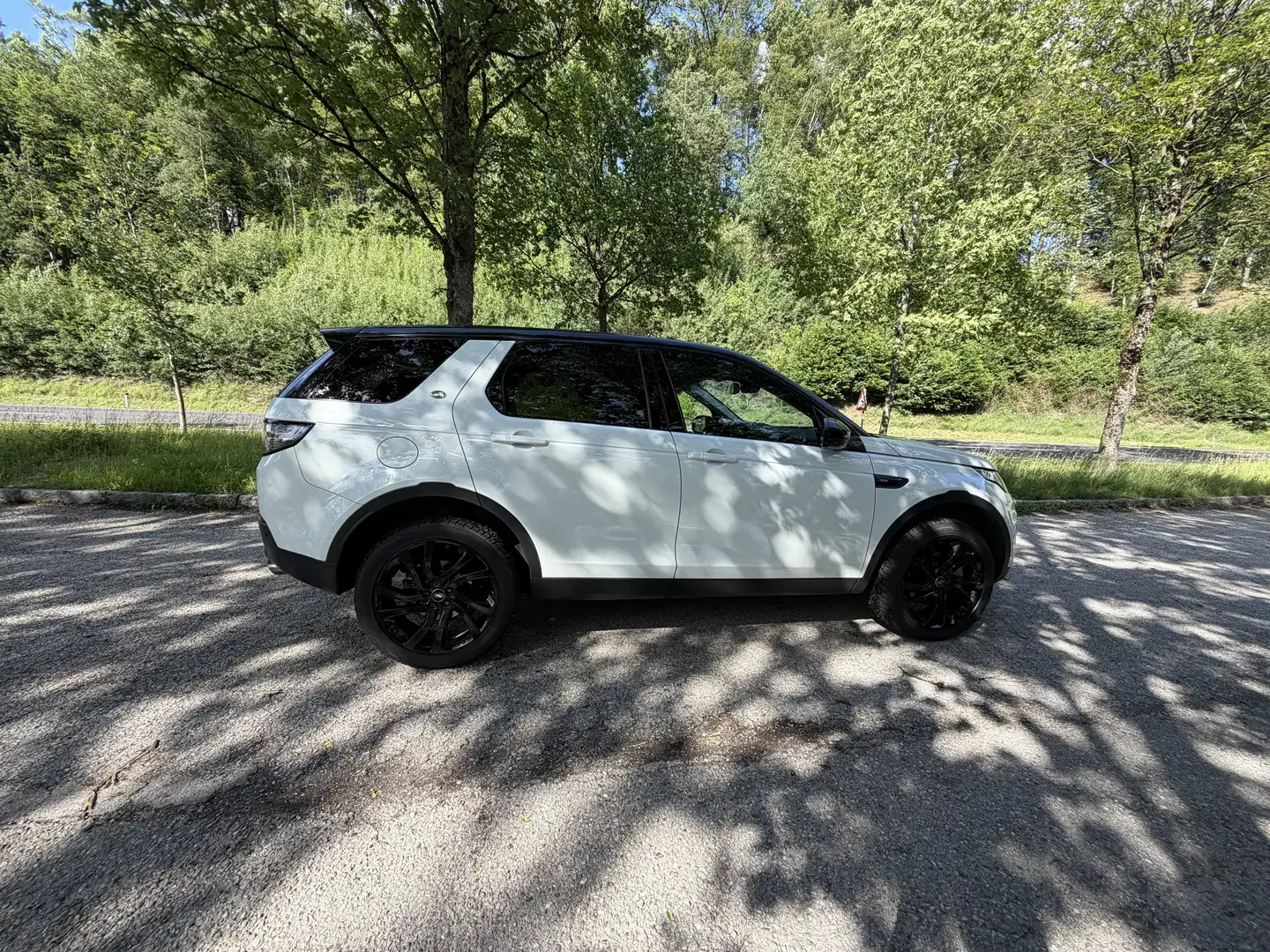 Land Rover Discovery Sport 2,0 SD4 4WD HSE Luxury Aut. Weiß - 1