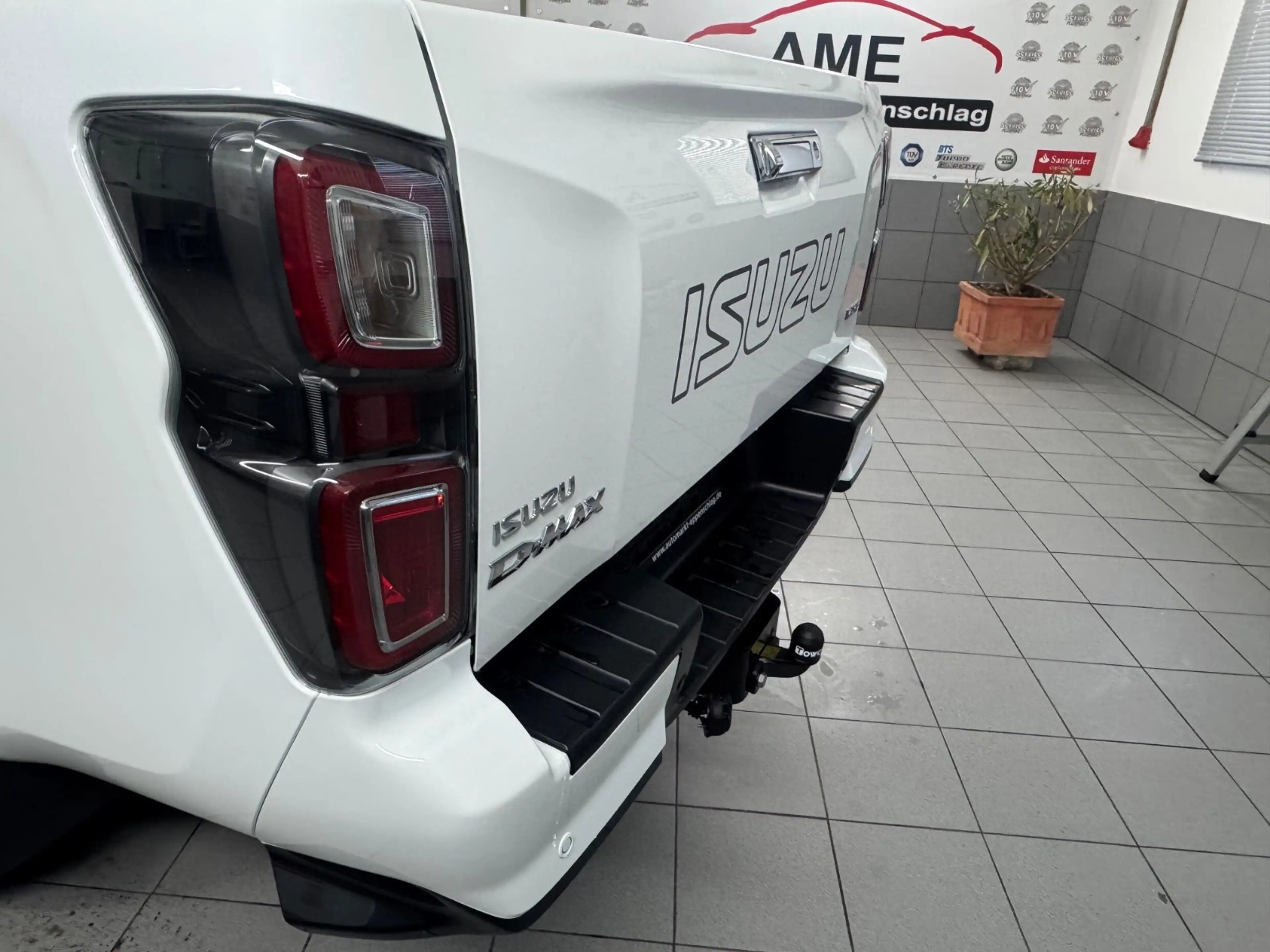Isuzu D-Max Double Cab 4WD LSE *Schalter|KAMERA|AHK* — photo 8