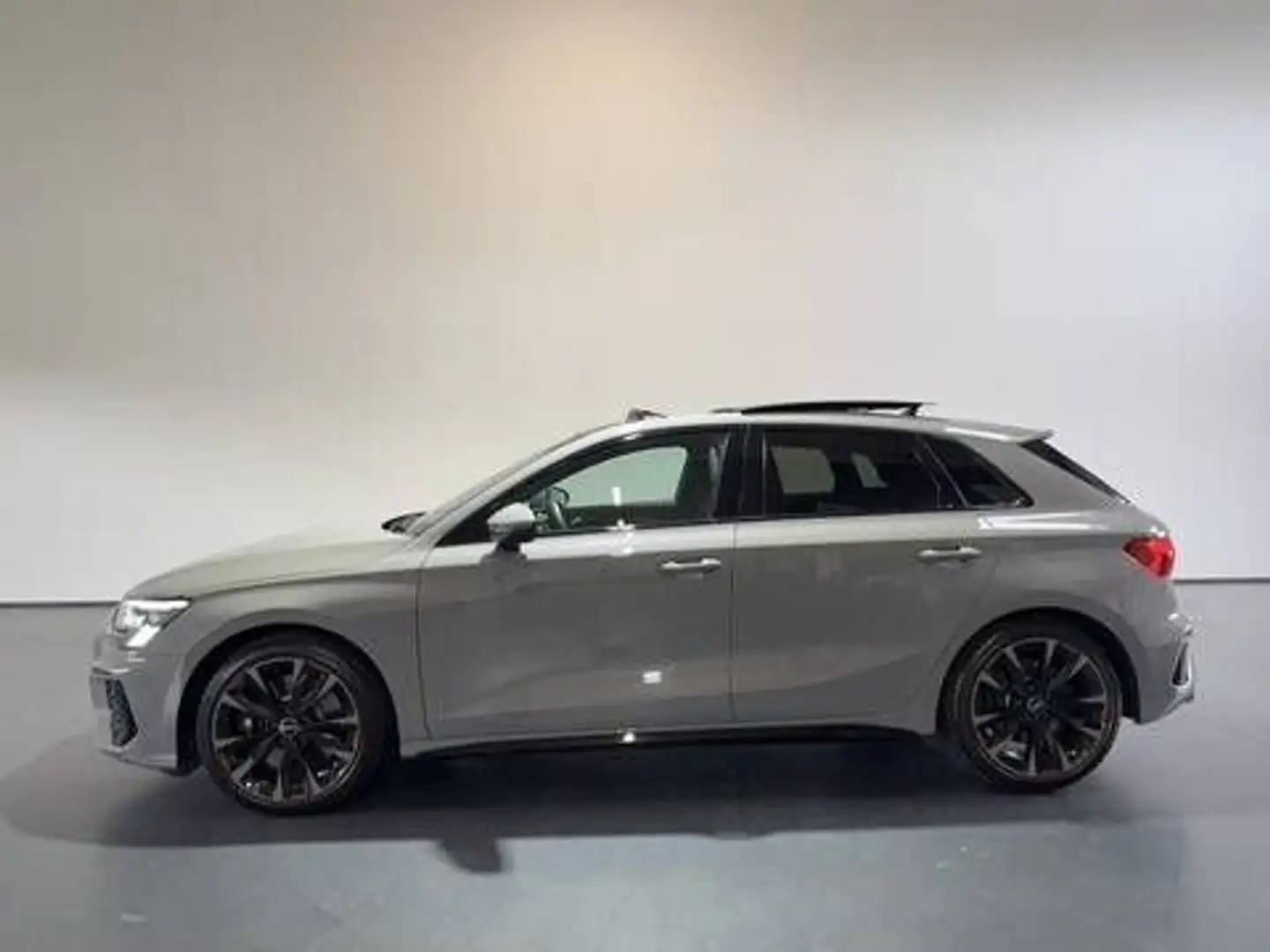 Audi S3 Sportback 2.0 TFSI quattro Pano B&O Memoire - 2