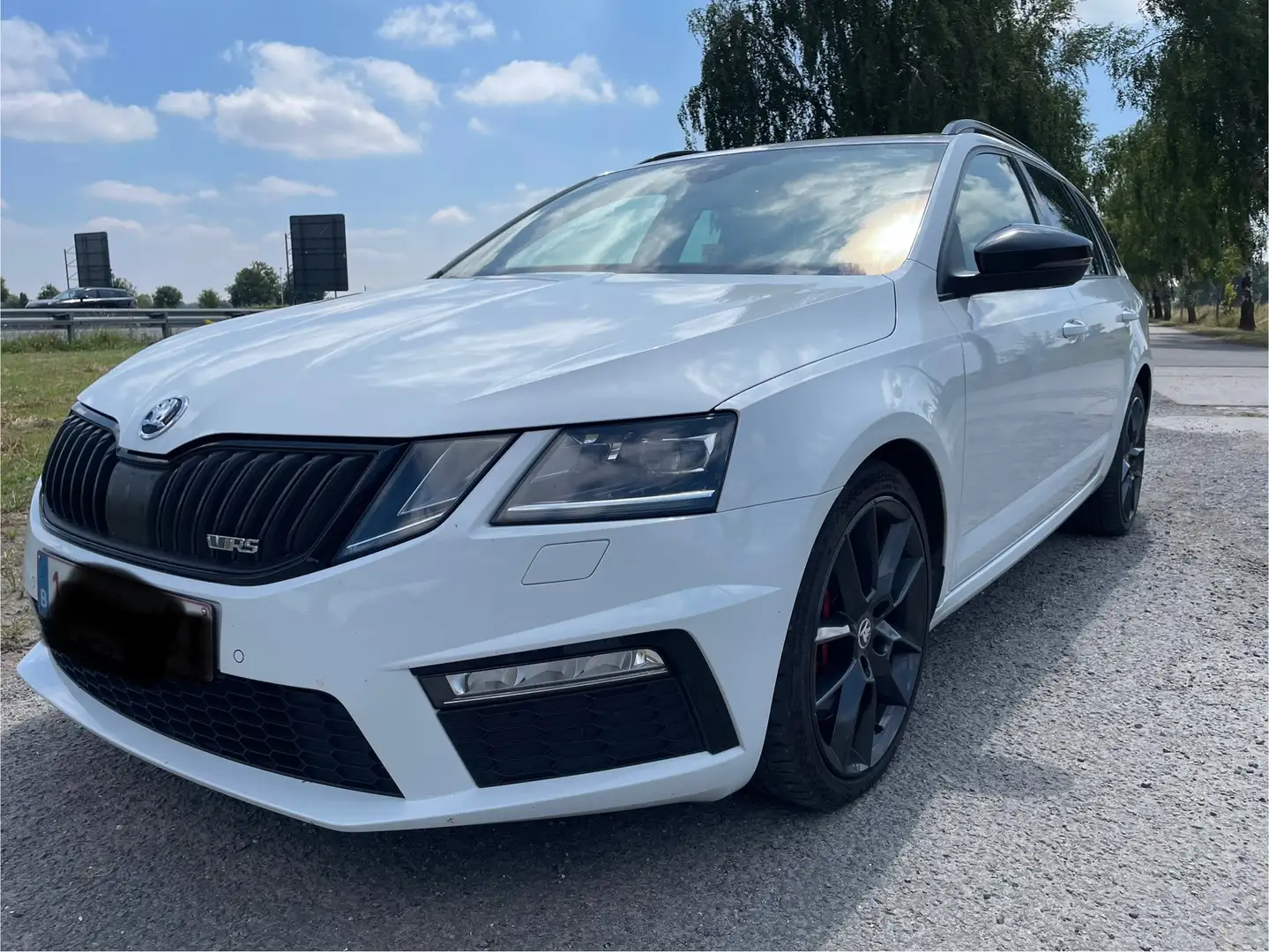 Skoda Octavia Octavia Combi 2.0 TSI DSG RS Wit - 1