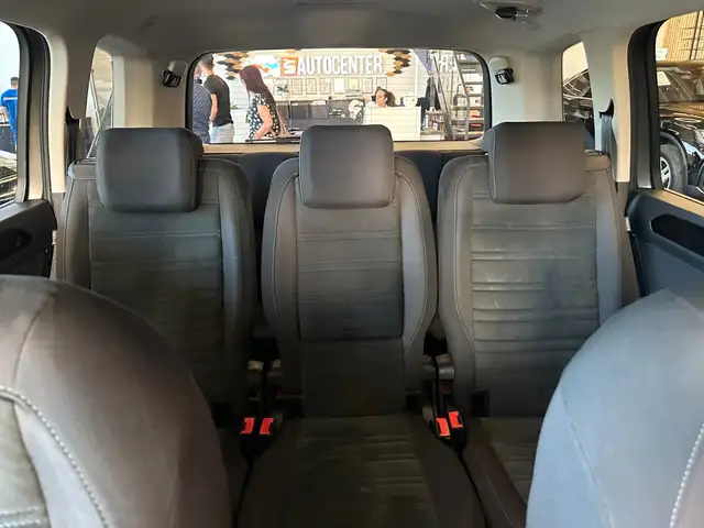 Volkswagen Touran view 12