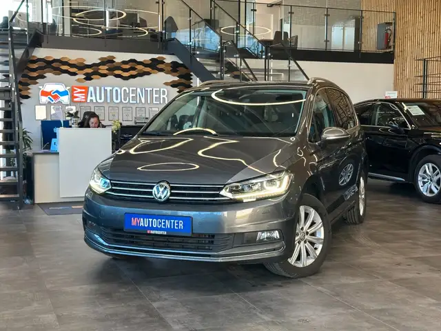 Volkswagen Touran main image