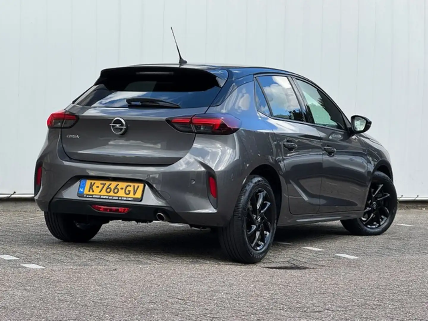 Opel Corsa 1.2 Turbo 100PK GS Line met CarPlay/Camera, PDC, L Gris - 2