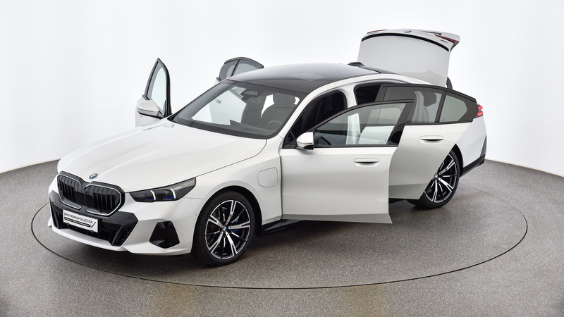 BMW 550 e xDrive *M-Sportpaket Pro *Panoramadach *AHK — photo 9