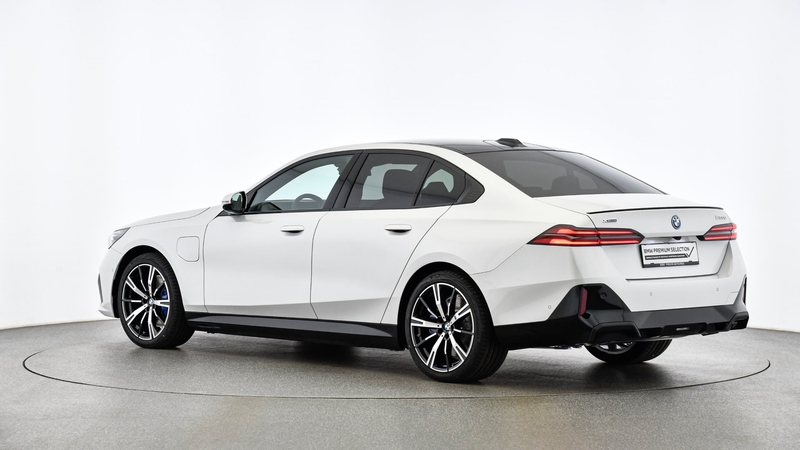 BMW 550 e xDrive *M-Sportpaket Pro *Panoramadach *AHK — photo 4