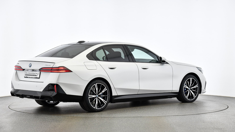 BMW 550 e xDrive *M-Sportpaket Pro *Panoramadach *AHK — photo 6