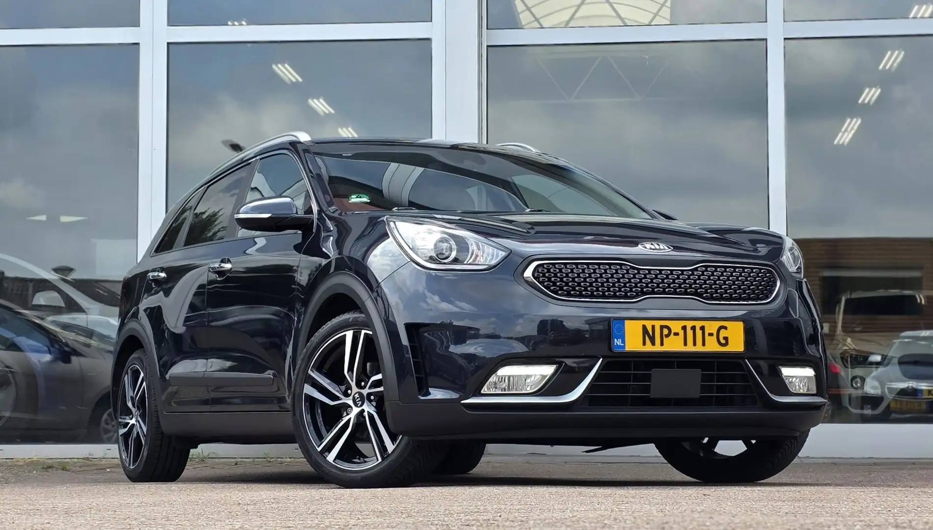 Kia Niro 1.6 GDi Hybrid ExecutiveLine 3e eigenaar Leer Xeno Blauw - 2