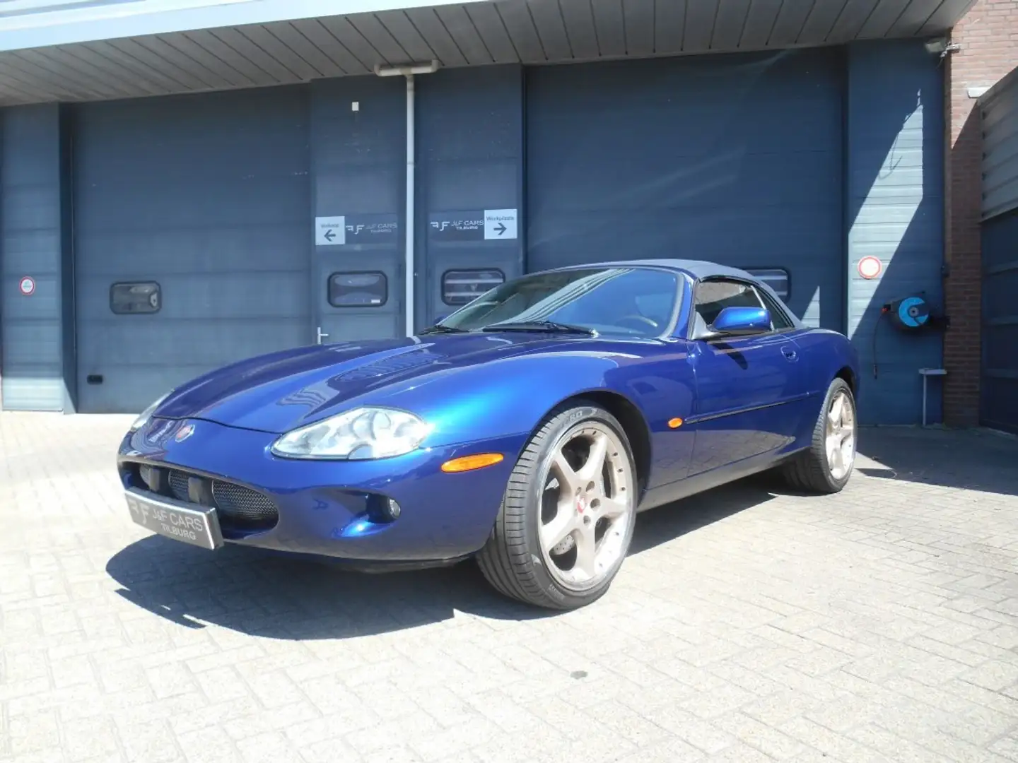 Jaguar XKR 4.0 V8 S/C Blau - 1